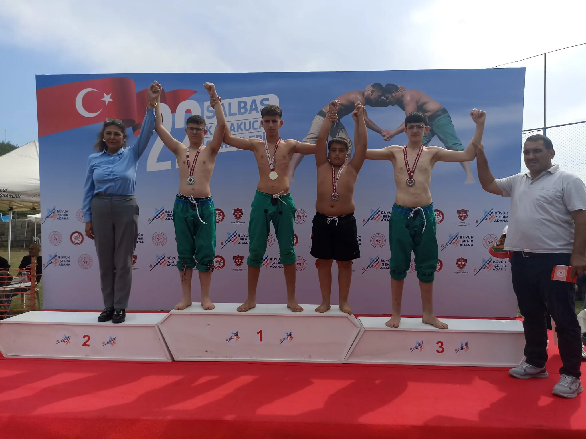 Karakucak Güreşlerinde Andırın Gururu: Mustafa Alper Bolat Adana’da Kürsüye Çıktı