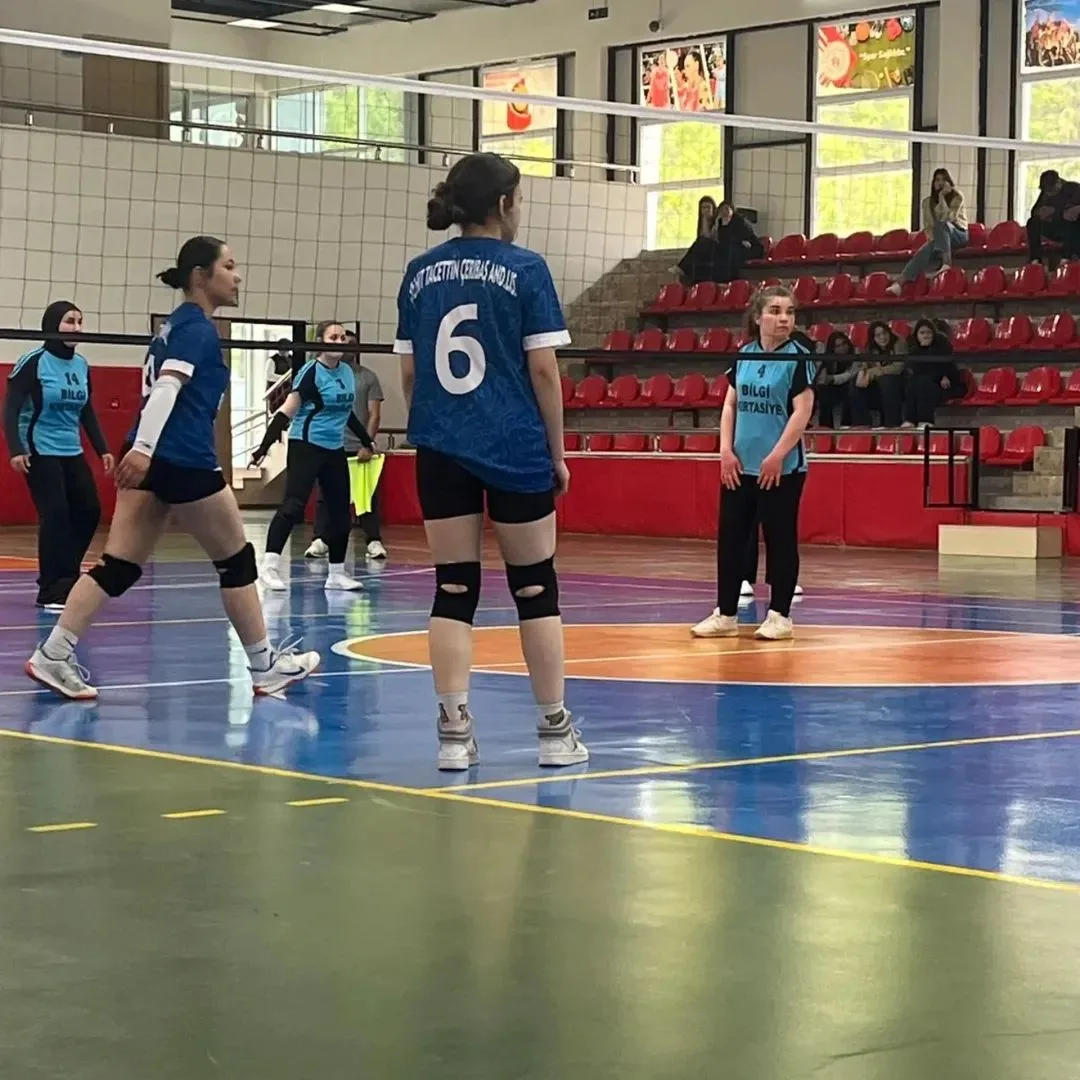 Şehit Tacettin Çeribaş Anadolu Lisesi İlçe Turnuvalarında Fırtına Gibi Esti