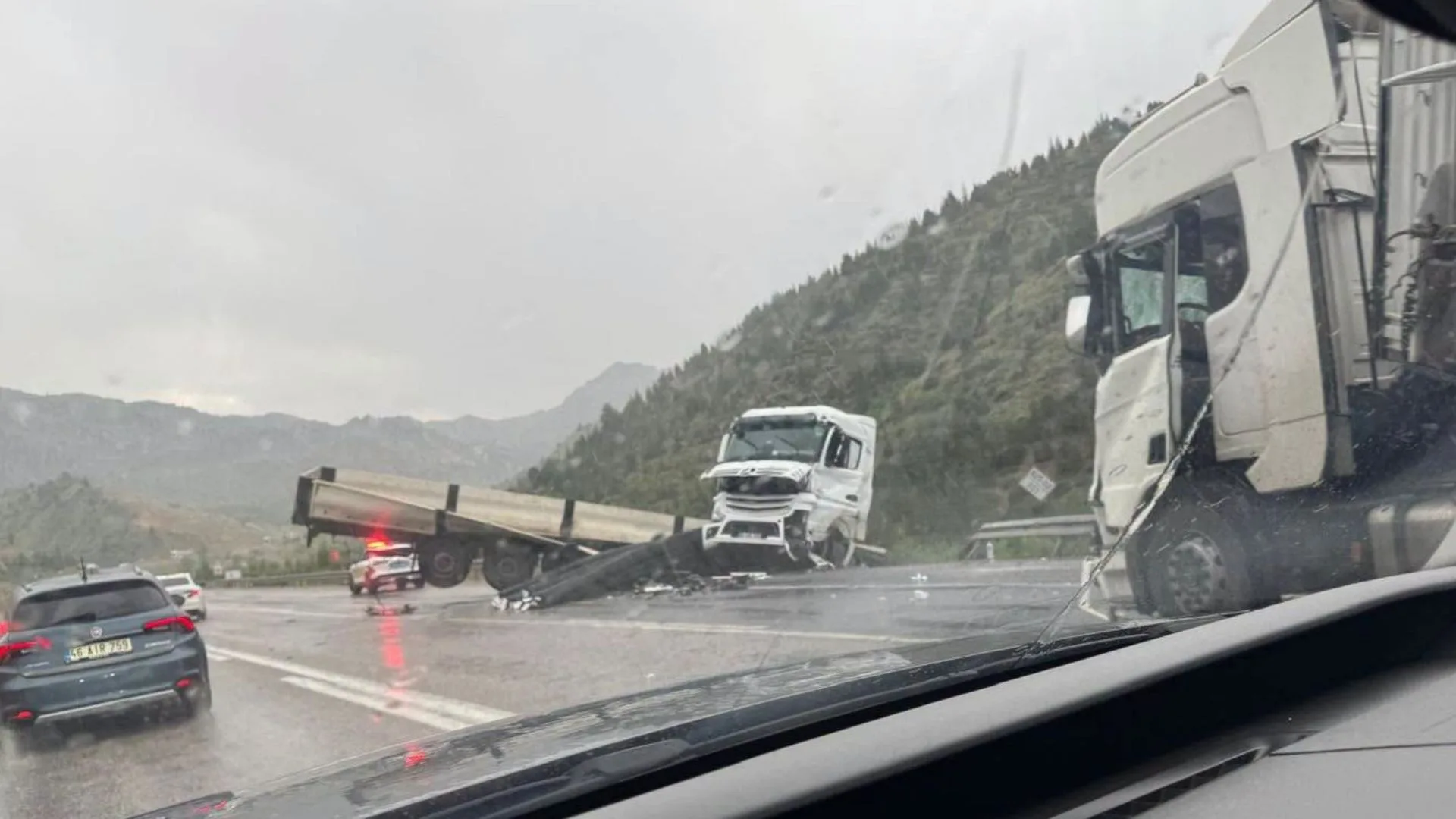 Kahramanmaraş’ta feci kaza: TIR’lar birbirine girdi!