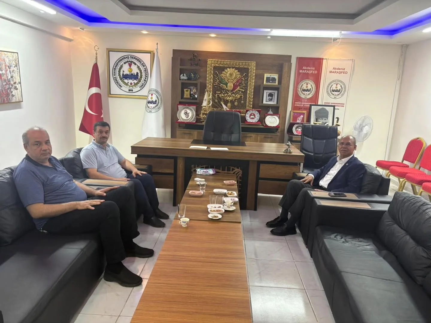 Eski Milletvekili Durmuşoğlu, Akdeniz Kahramanmaraş Dernekler Federasyonu’nu Ziyaret Etti